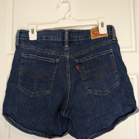 Levi Strauss & Co. Mid Length Jean Shorts - Picture 2 of 2